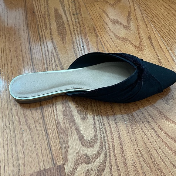 LOFT Bowed Velvet Flat Mule!! - Picture 4 of 7